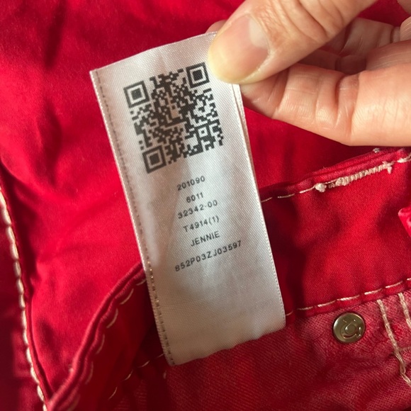 True religion Jennie skinny jeans in red with white stitching. Size 29 - Picture 12 of 15